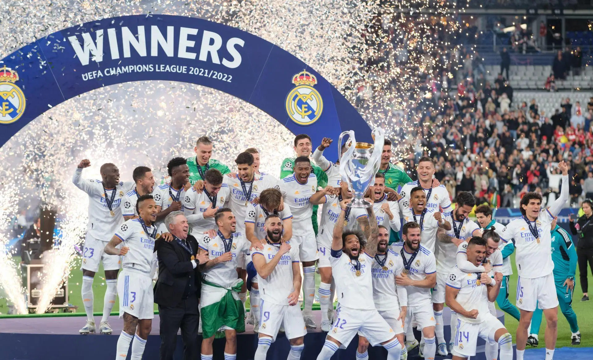 皇马惊险晋级,热血八强之战 皇马惊险晋级,热血八强之战