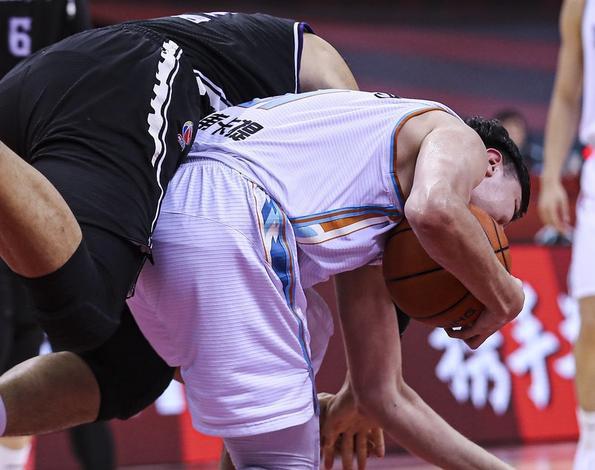 太阳绝杀公牛,周琦扛起全队的简单介绍 太阳绝杀公牛,周琦扛起全队的简单介绍