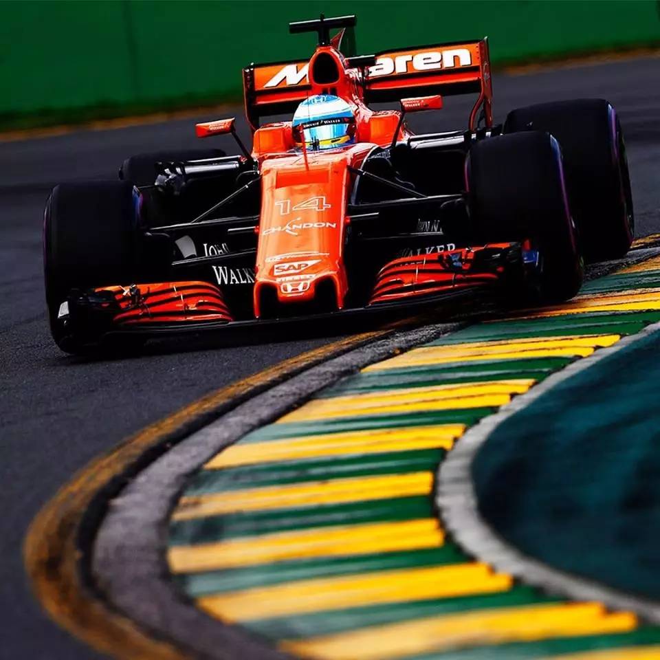 爱游戏娱乐-包含迈凯伦鏖战雷诺车队，拉塞尔刷新纪录的词条