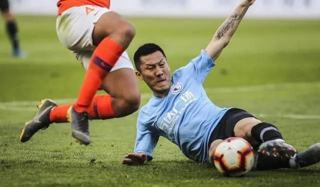 爱游戏在线-大连一方胜局难掌控，球员表现需进一步提升的简单介绍