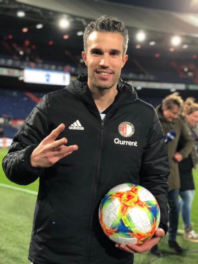 关于希腊男篮碾压土耳其男篮，莫里斯完成帽子戏法的信息