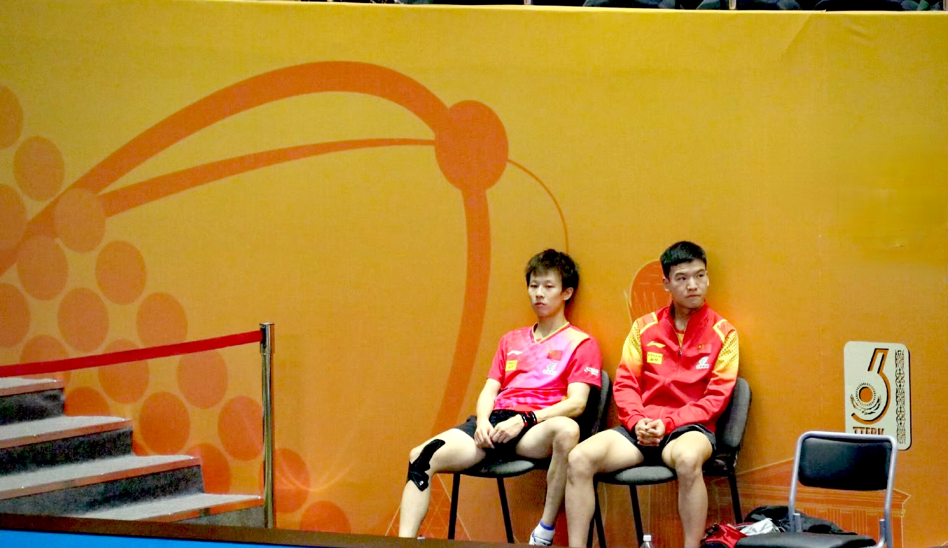 爱游戏在线-法国队险胜中国队，林高远点燃赛场