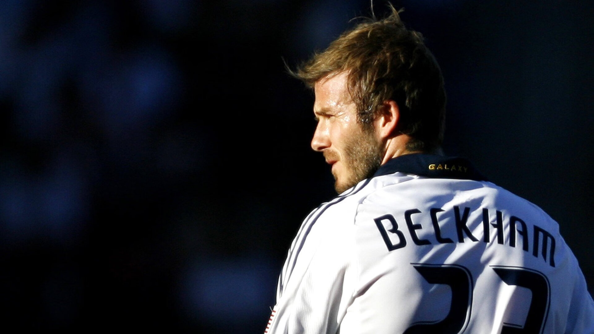 AYX体育赛事-篮网争冠战惊险胜出上海队，武切维奇全场最佳无争议