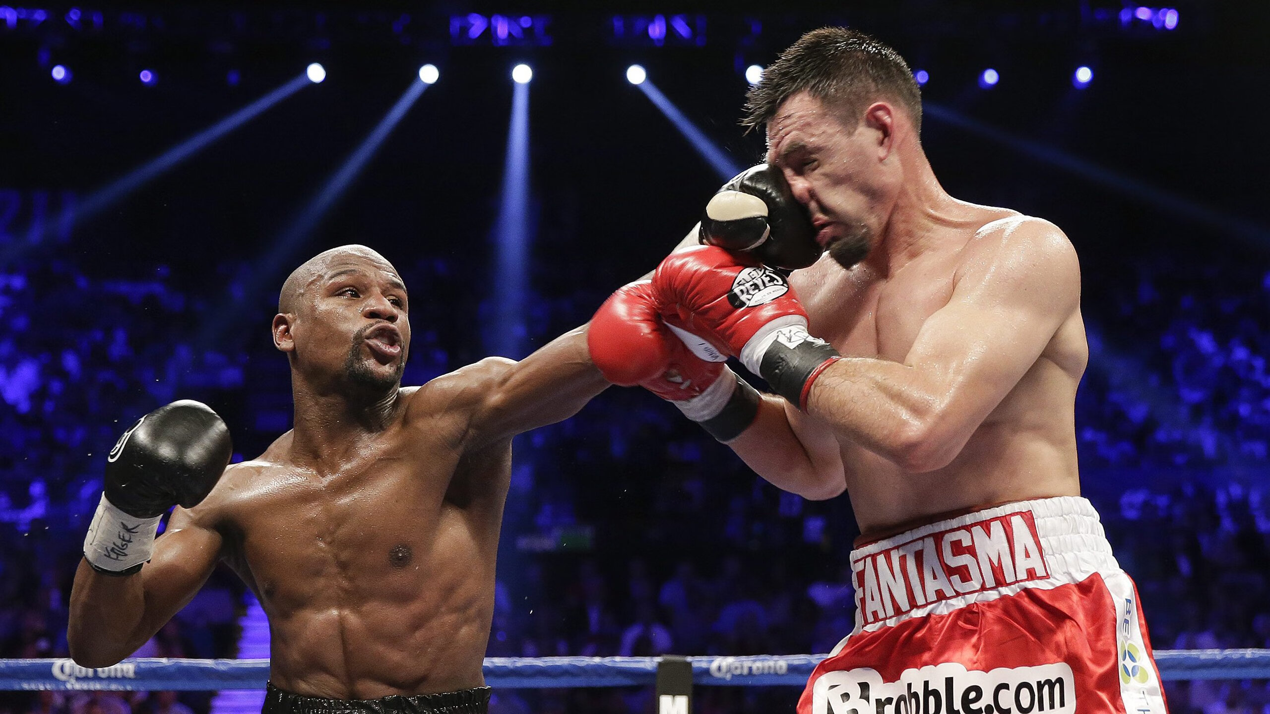 深圳队粉碎76人，当东方铁壁遇上费城天赋，一场跨越次元的篮球对话