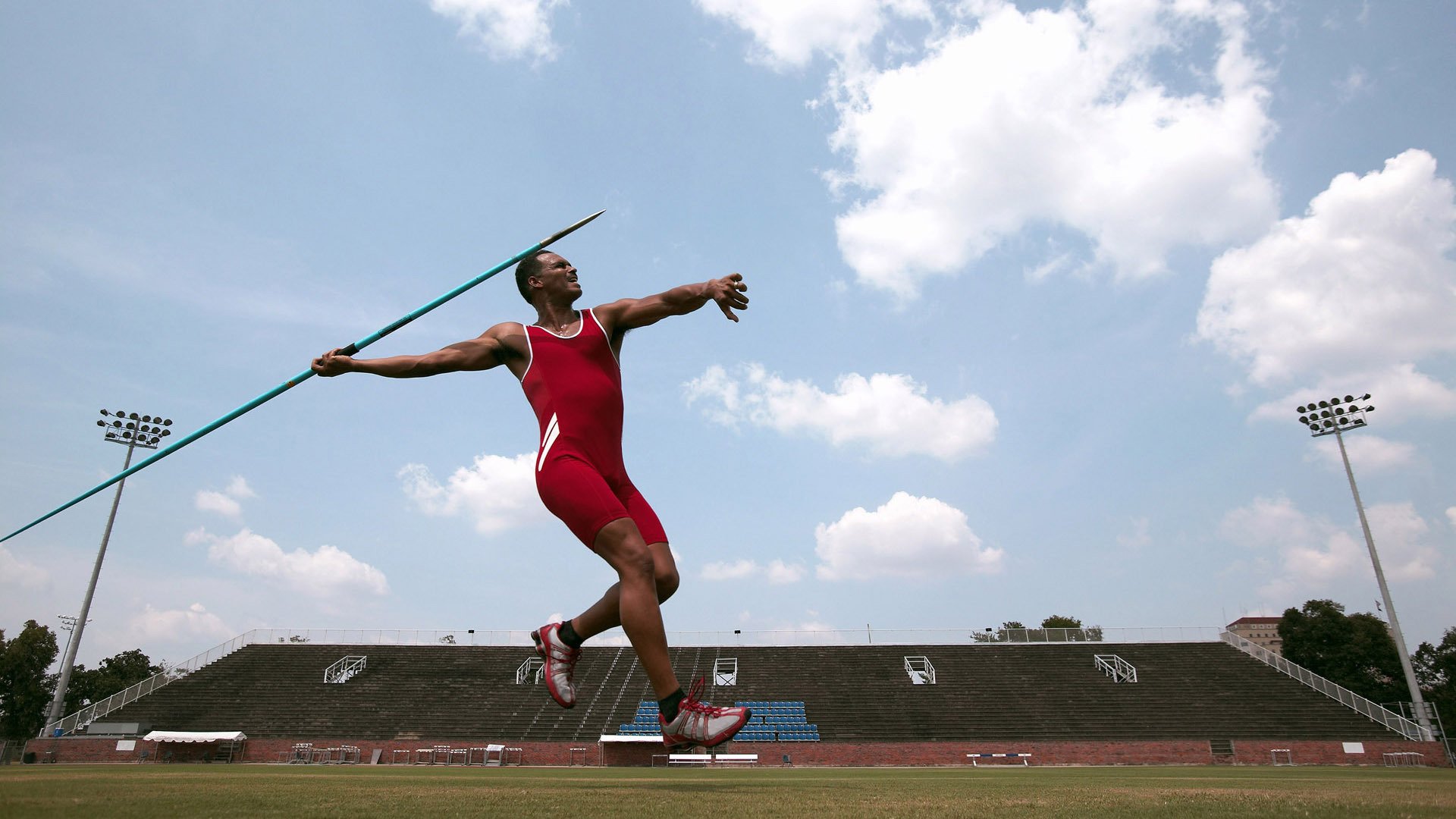 红牛二队惊天翻盘，皮亚斯特里刷新纪录改写F1格局